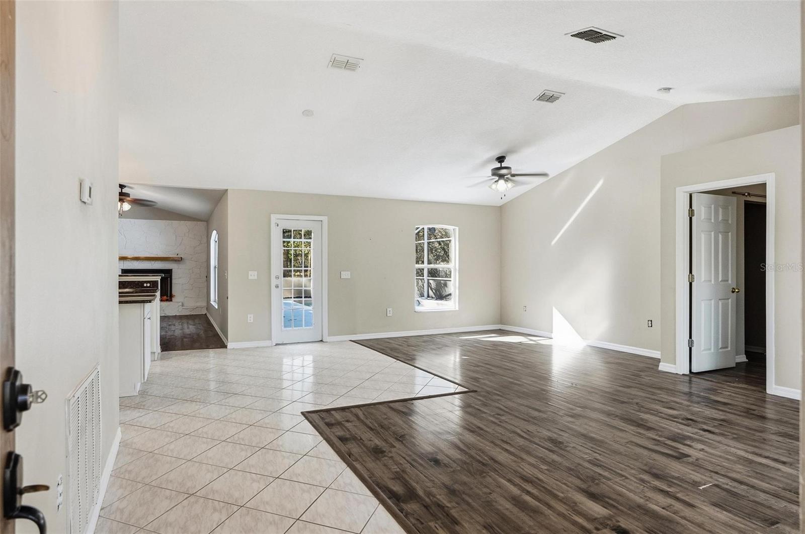 Image 35 of 57 For 610 Summit Avenue