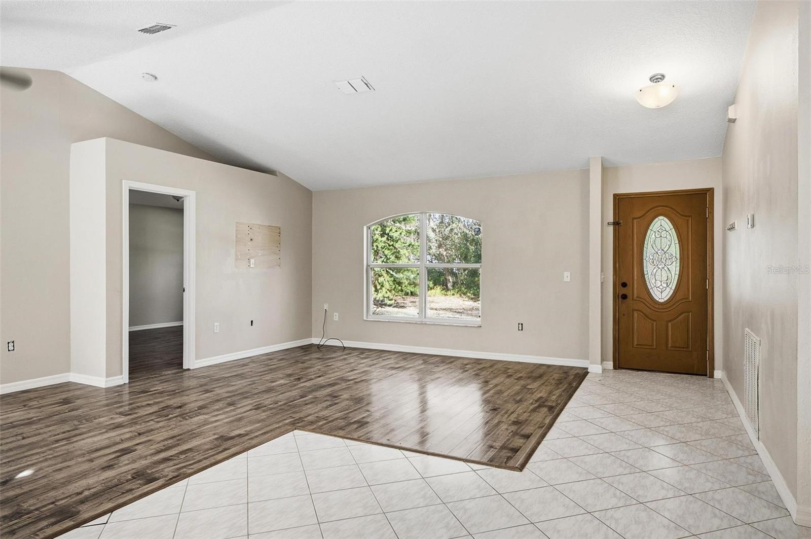 Image 36 of 57 For 610 Summit Avenue