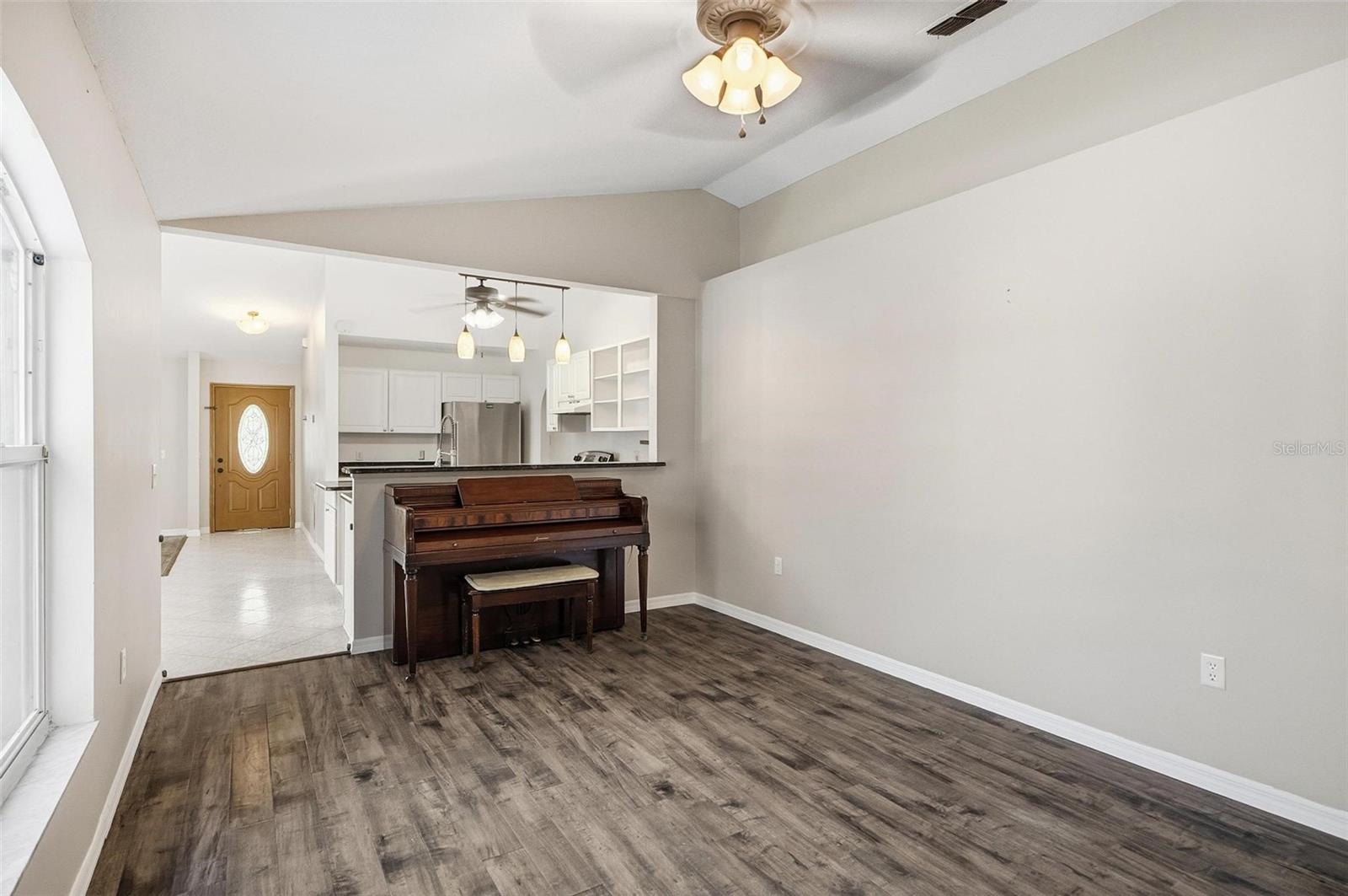 Image 43 of 57 For 610 Summit Avenue