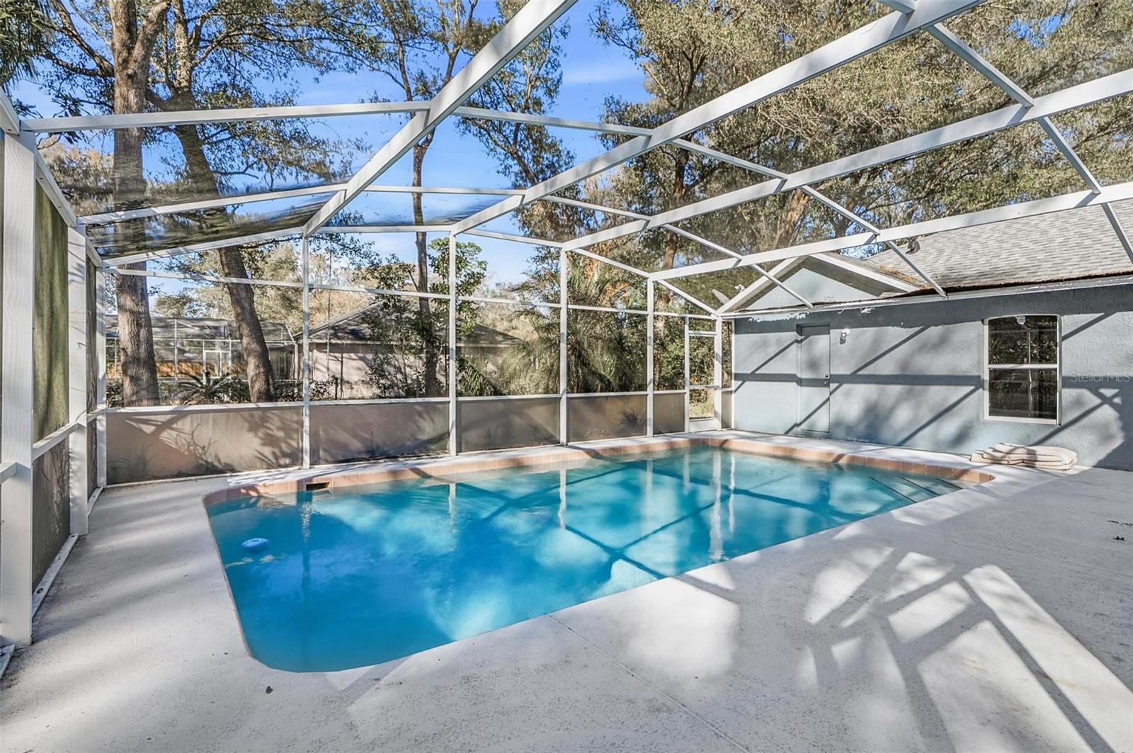 Image 46 of 57 For 610 Summit Avenue