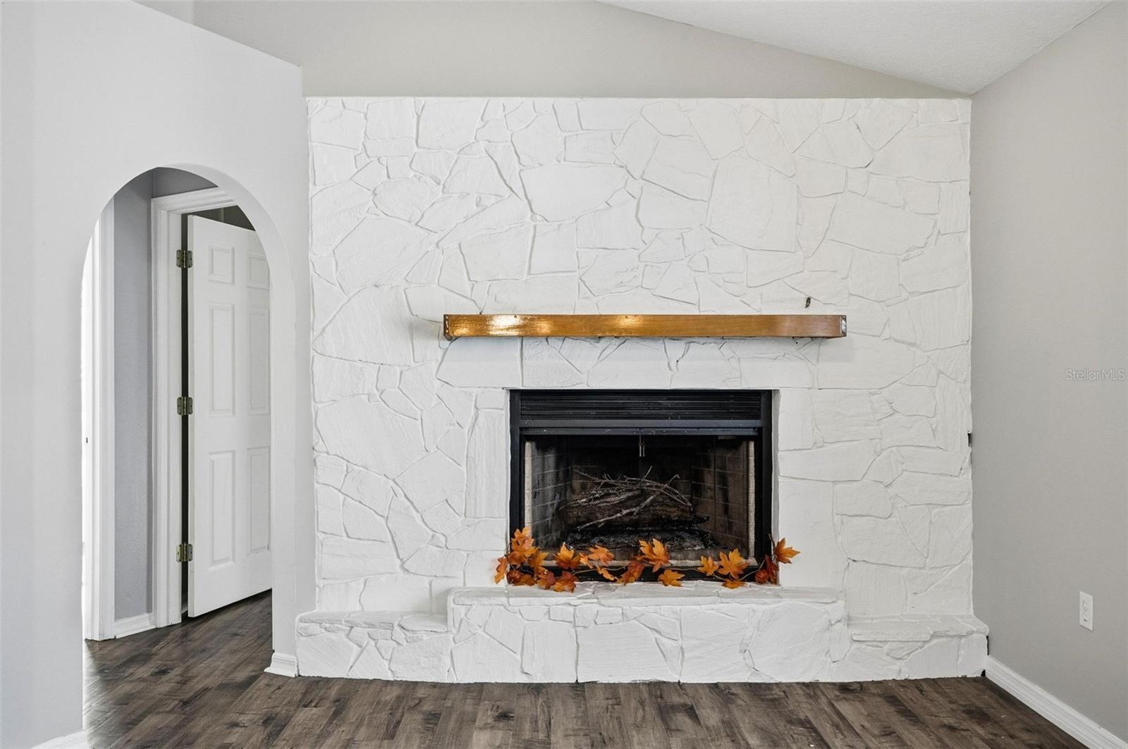 Image 9 of 57 For 610 Summit Avenue