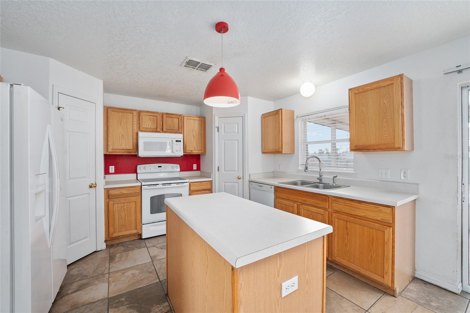 Image 10 of 79 For 2731 161st Loop