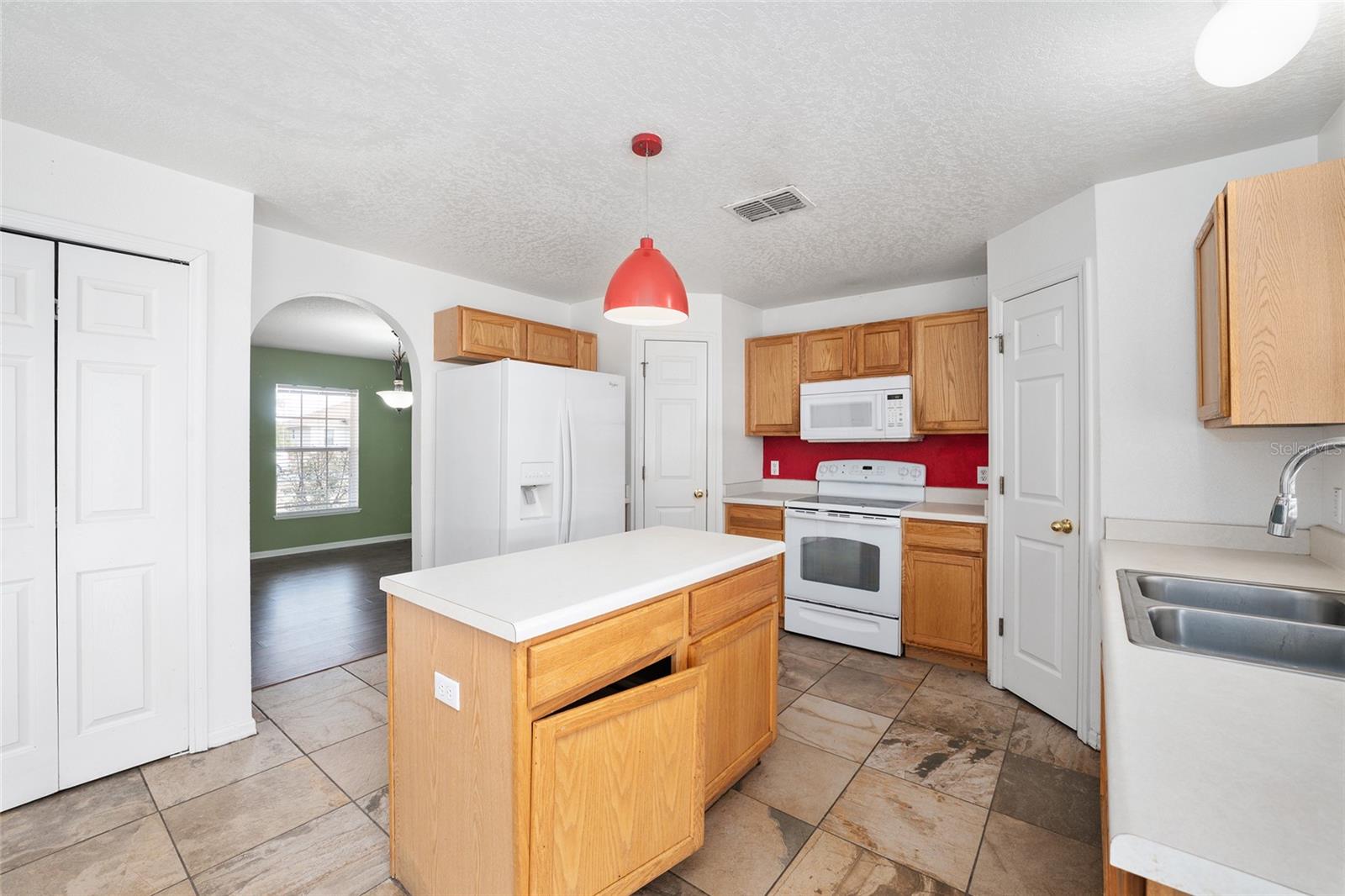 Image 11 of 79 For 2731 161st Loop