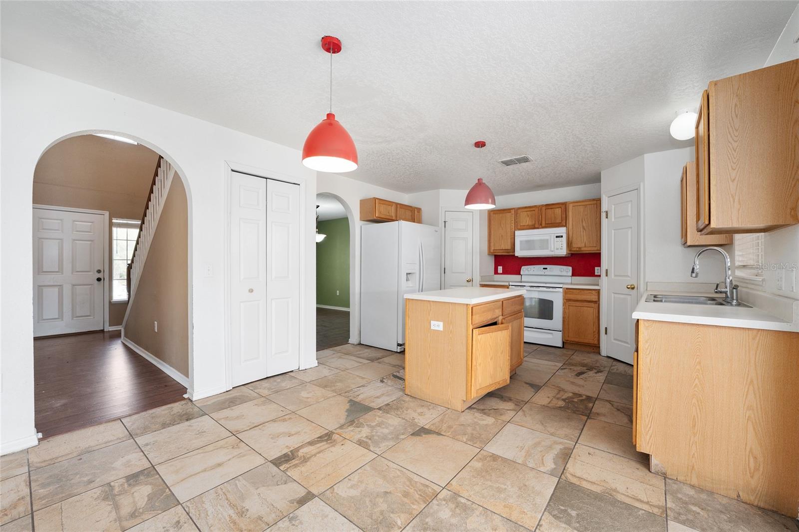 Image 6 of 79 For 2731 161st Loop