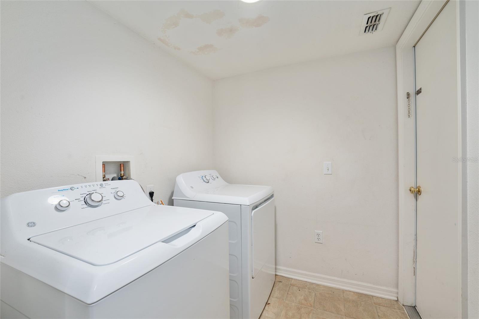 Image 77 of 79 For 2731 161st Loop