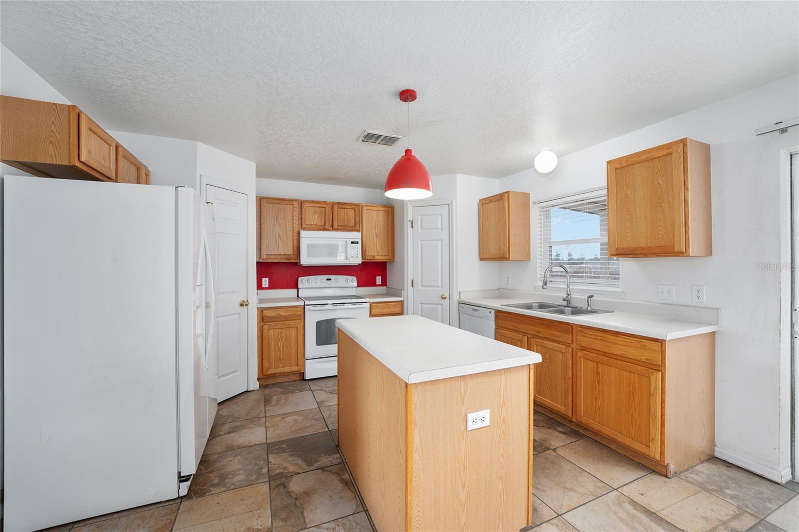 Image 9 of 79 For 2731 161st Loop