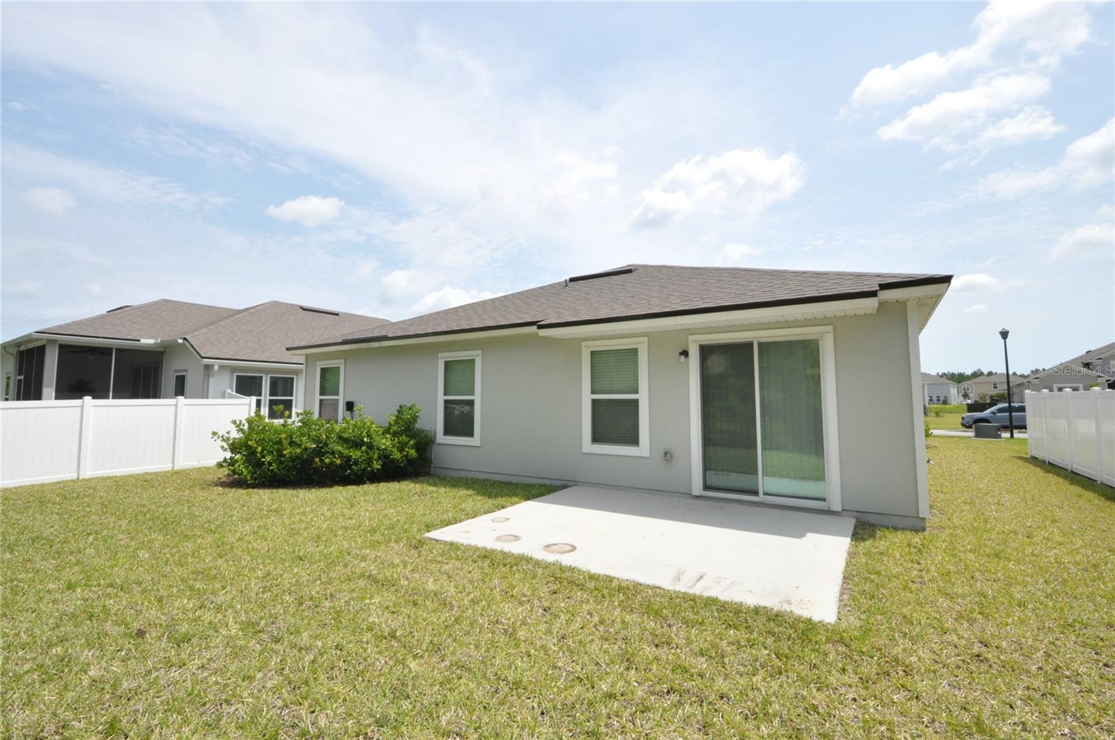 Image 2 of 33 For 80 Oakleaf Way