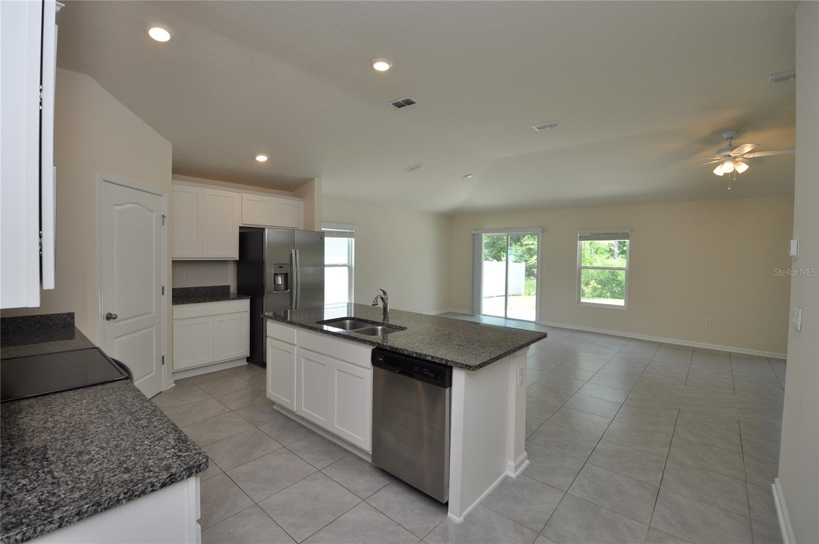 Image 4 of 33 For 80 Oakleaf Way