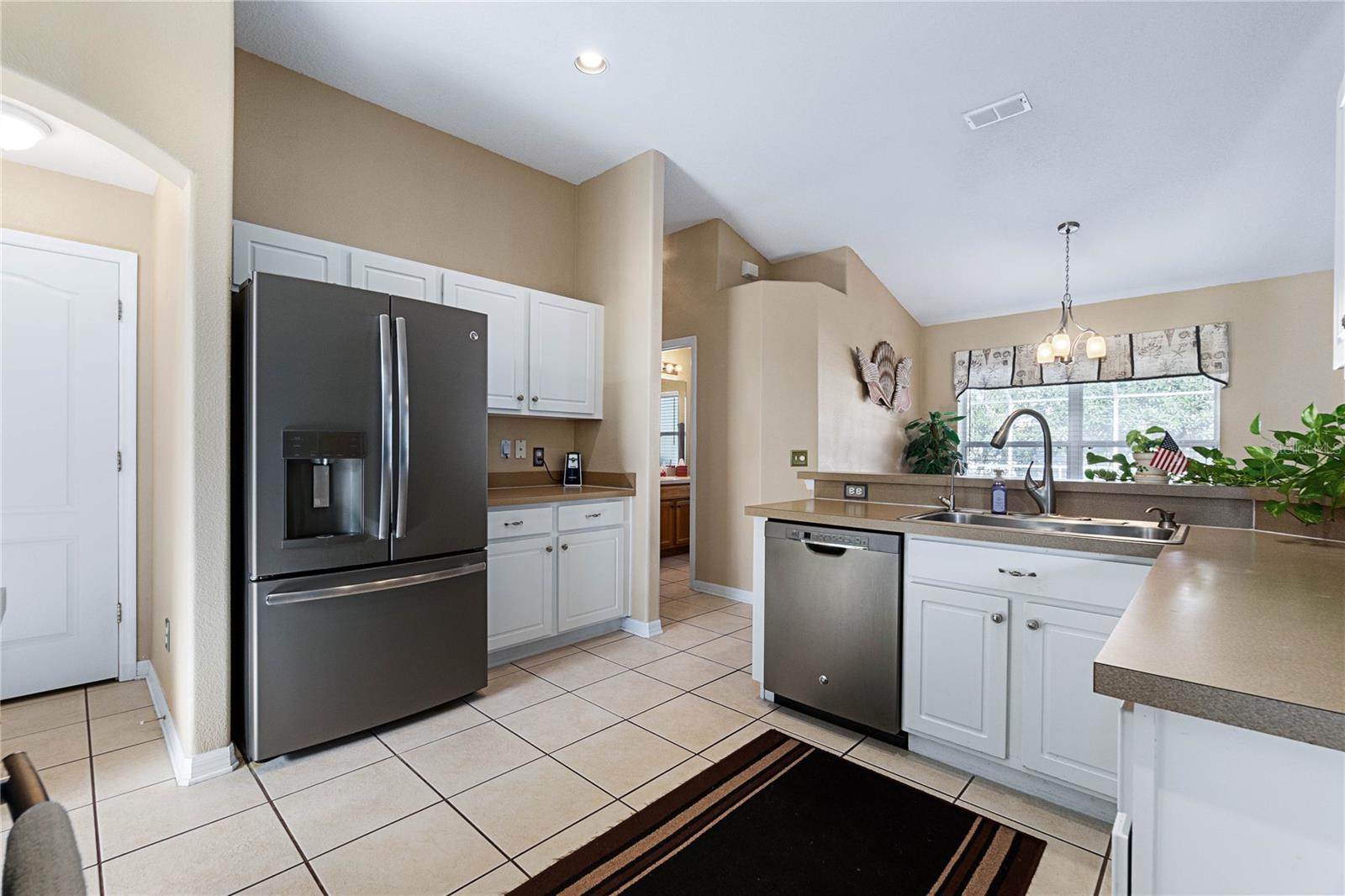 Image 17 of 40 For 9 Becker Lane