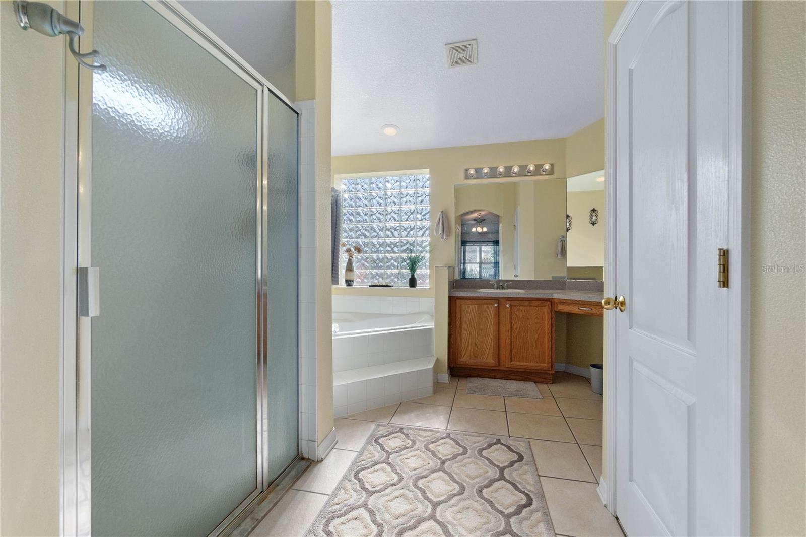 Image 27 of 40 For 9 Becker Lane