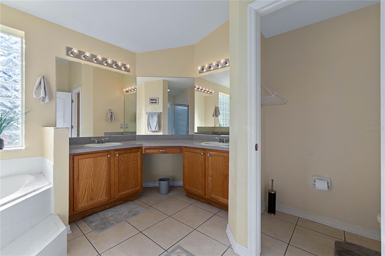 Image 28 of 40 For 9 Becker Lane