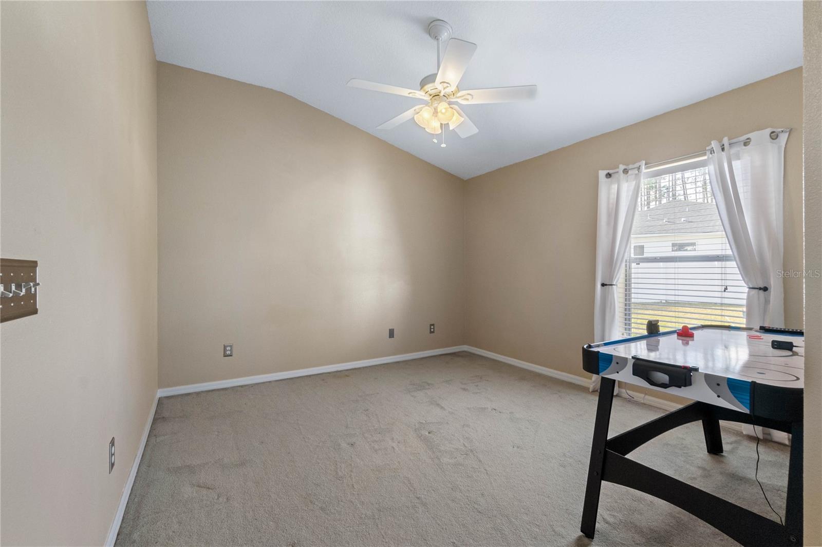 Image 32 of 40 For 9 Becker Lane