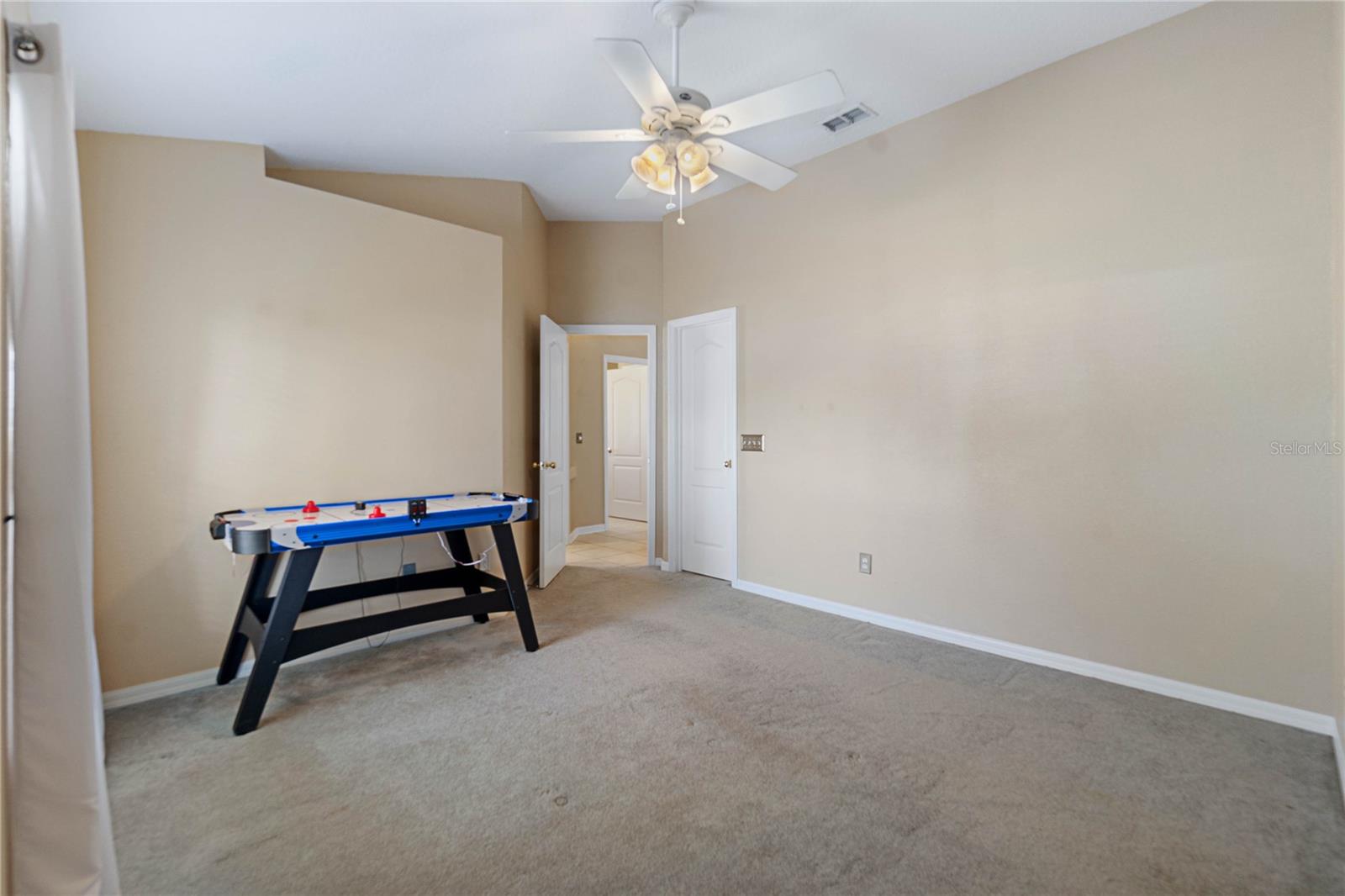 Image 33 of 40 For 9 Becker Lane