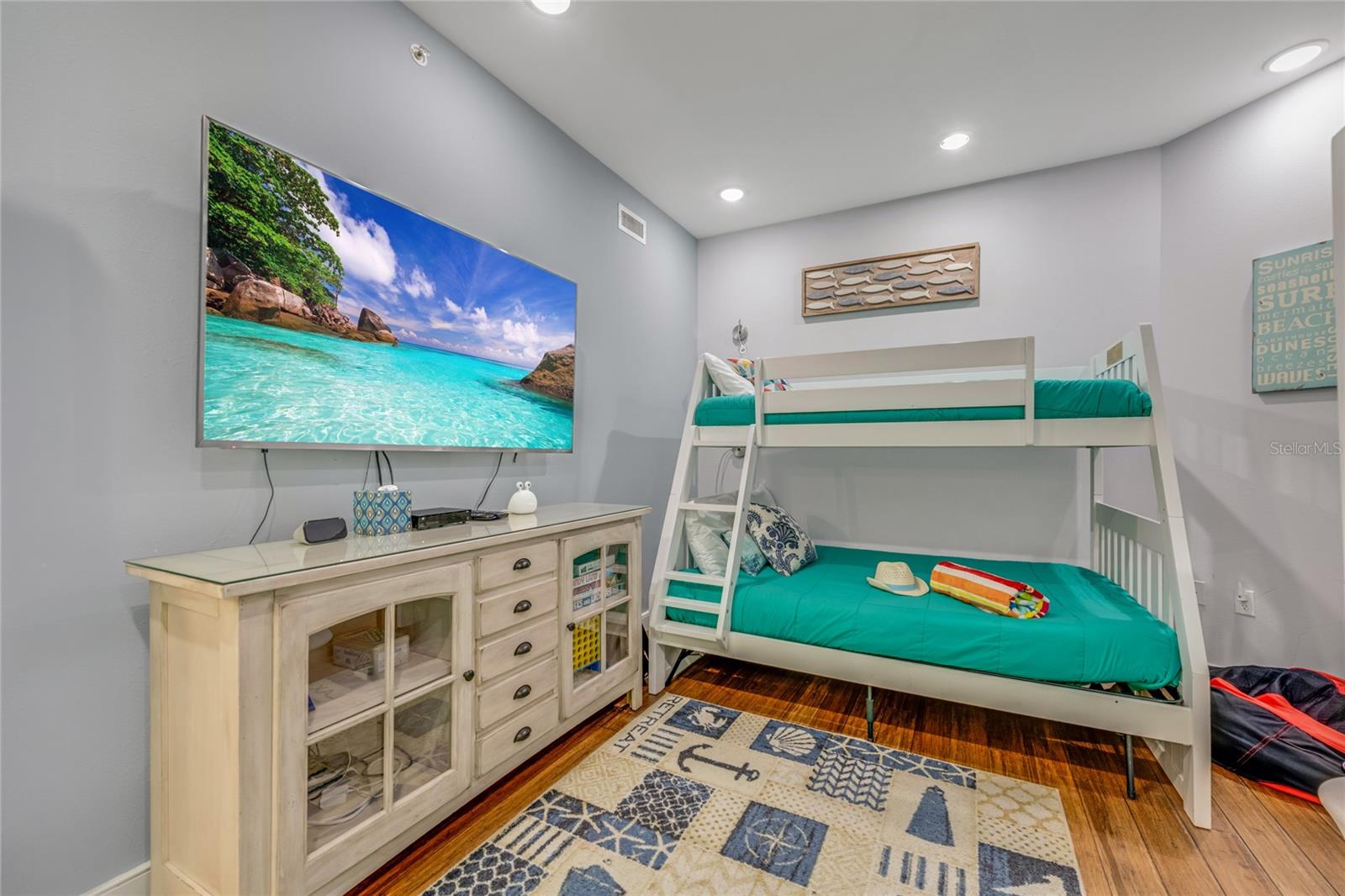 Image 24 of 51 For 1925 Atlantic Avenue 1005