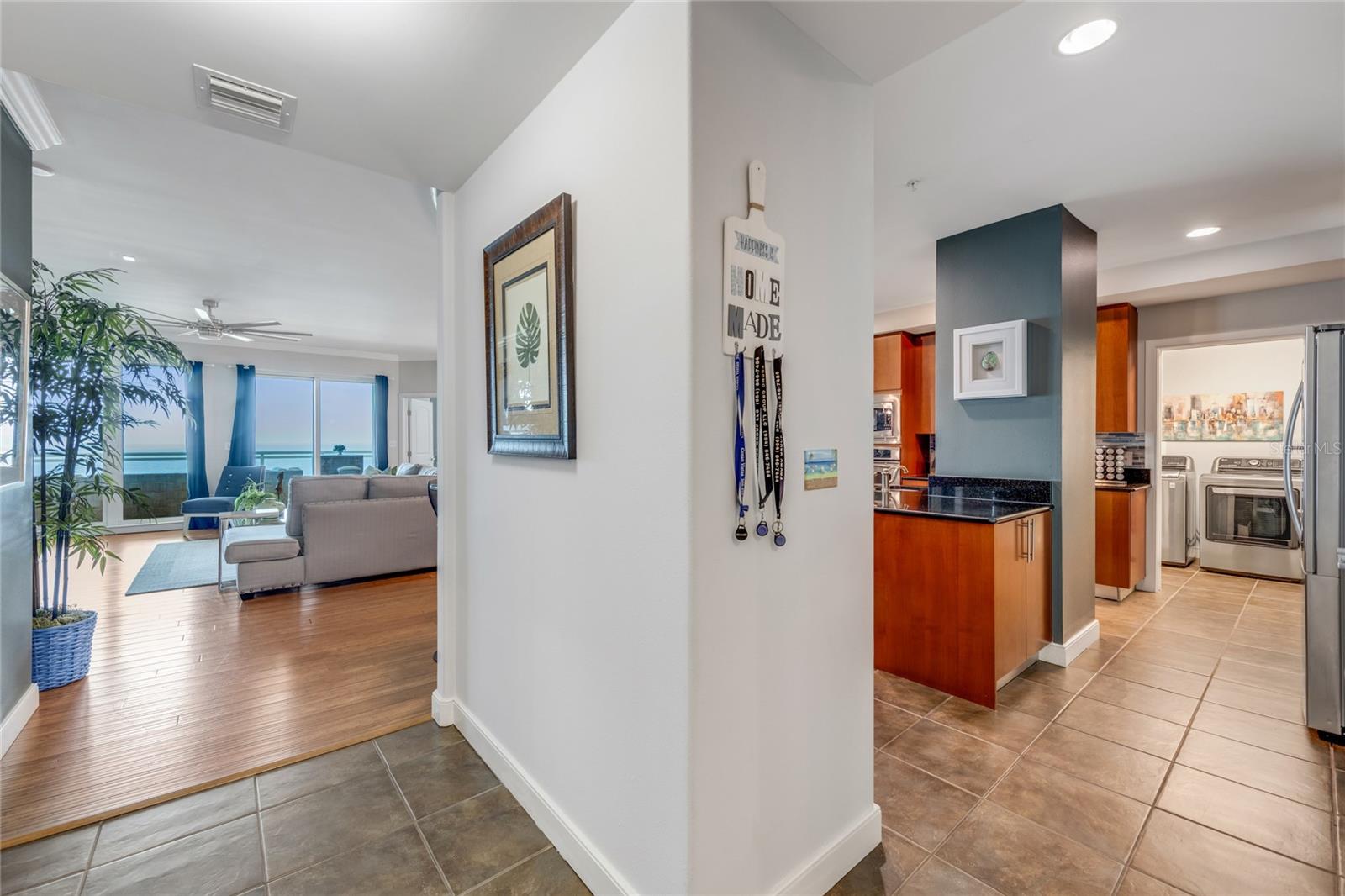 Image 26 of 51 For 1925 Atlantic Avenue 1005