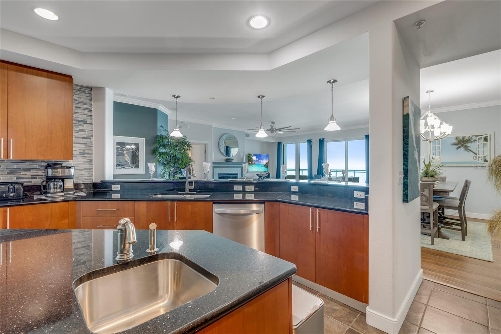 Image 29 of 51 For 1925 Atlantic Avenue 1005