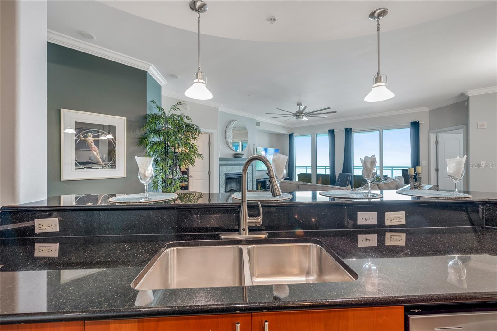 Image 30 of 51 For 1925 Atlantic Avenue 1005