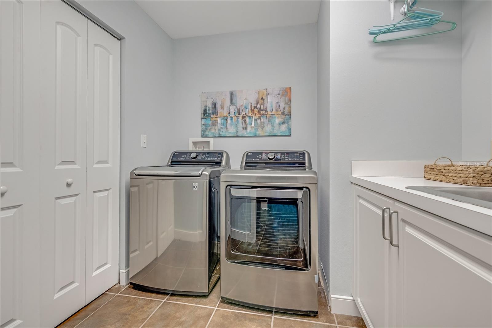 Image 31 of 51 For 1925 Atlantic Avenue 1005