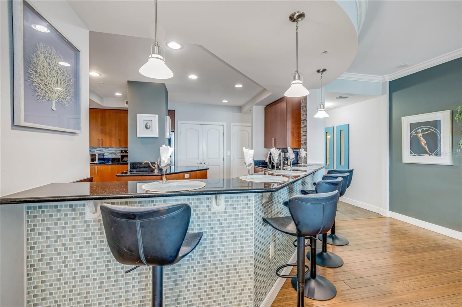 Image 33 of 51 For 1925 Atlantic Avenue 1005