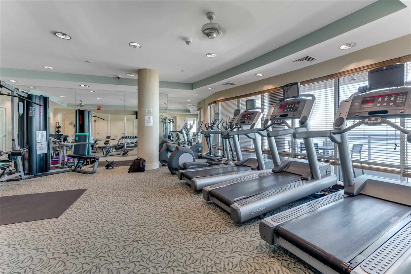 Image 7 of 51 For 1925 Atlantic Avenue 1005