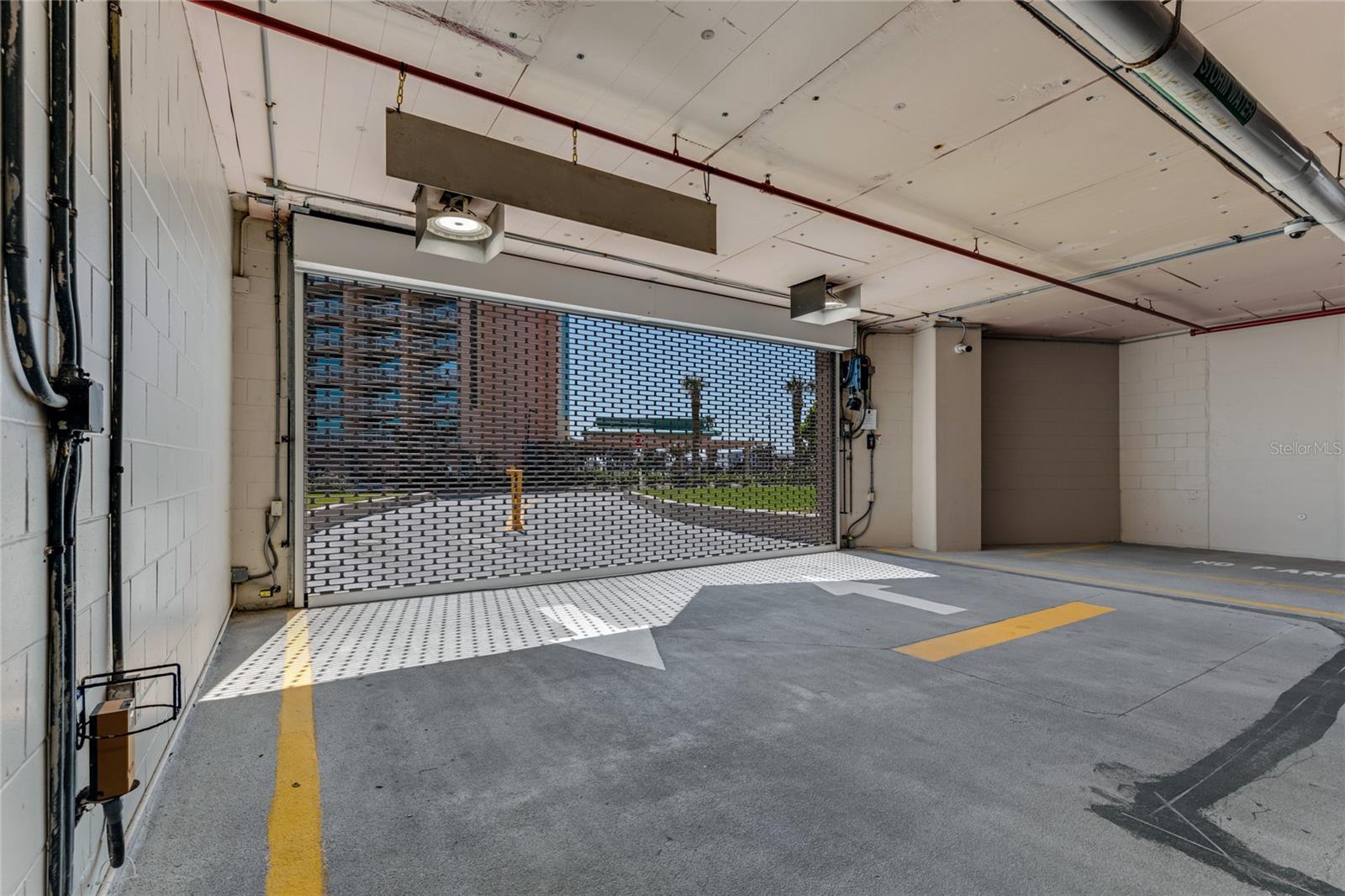 Image 9 of 51 For 1925 Atlantic Avenue 1005