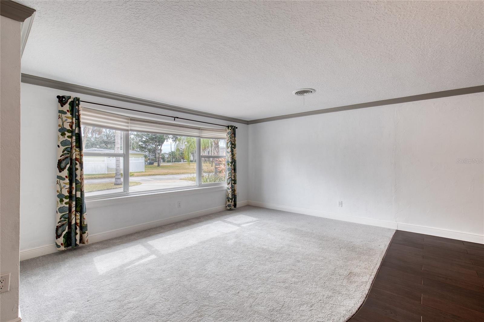 Image 10 of 68 For 19 Woodhaven Circle