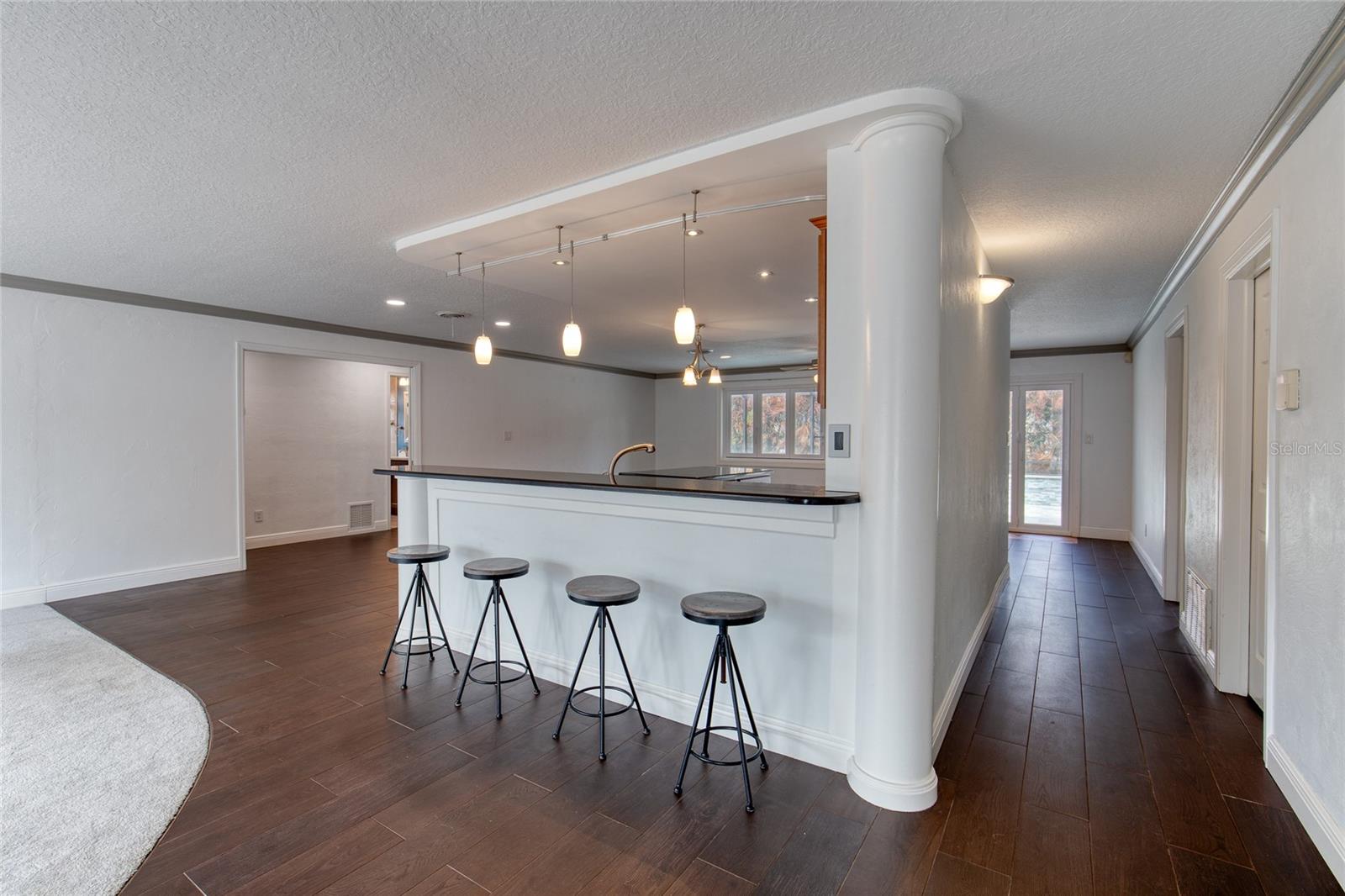 Image 12 of 68 For 19 Woodhaven Circle