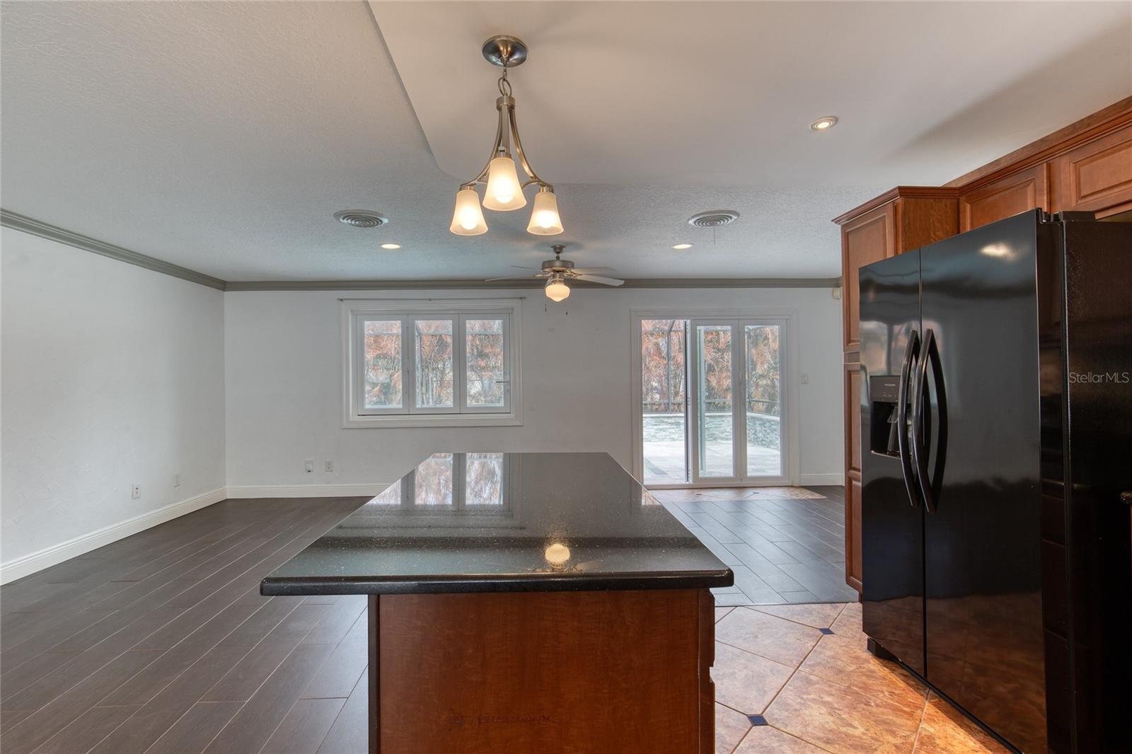 Image 17 of 68 For 19 Woodhaven Circle