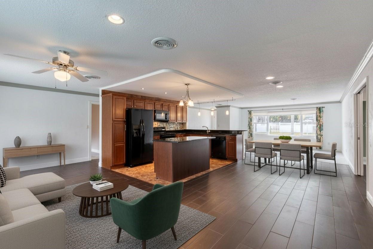 Image 18 of 68 For 19 Woodhaven Circle