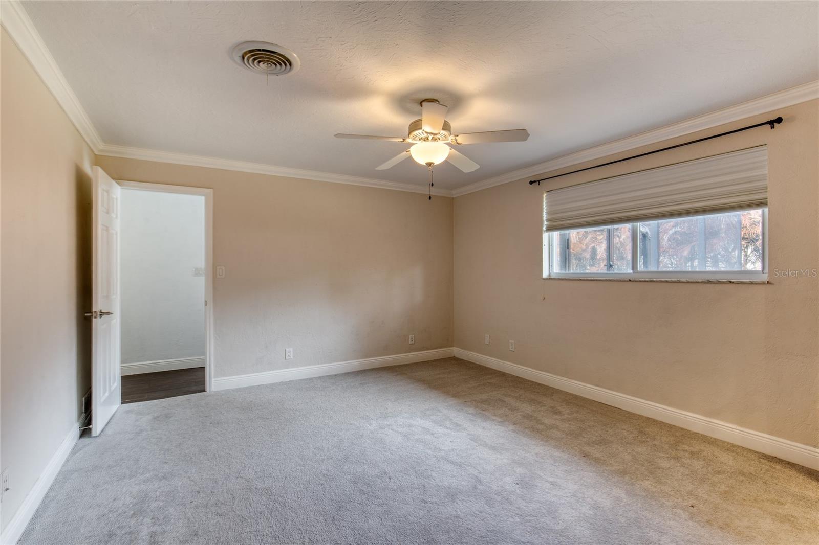 Image 20 of 68 For 19 Woodhaven Circle