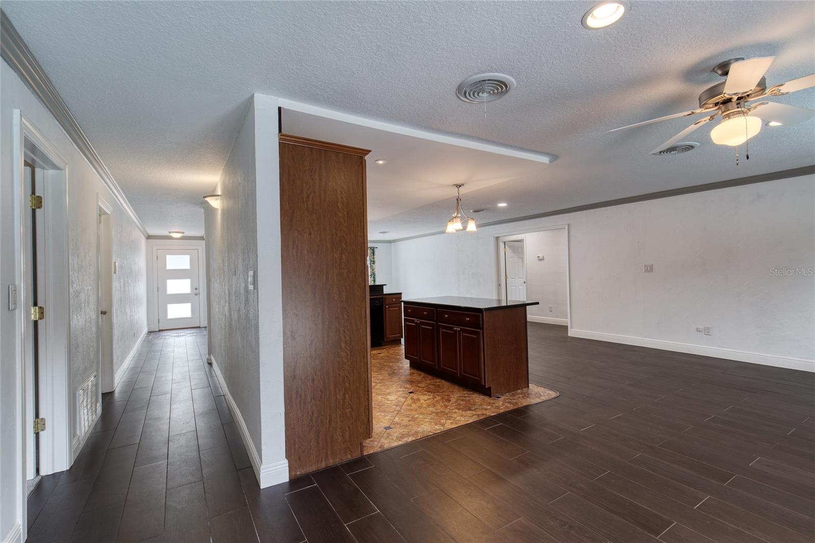 Image 22 of 68 For 19 Woodhaven Circle