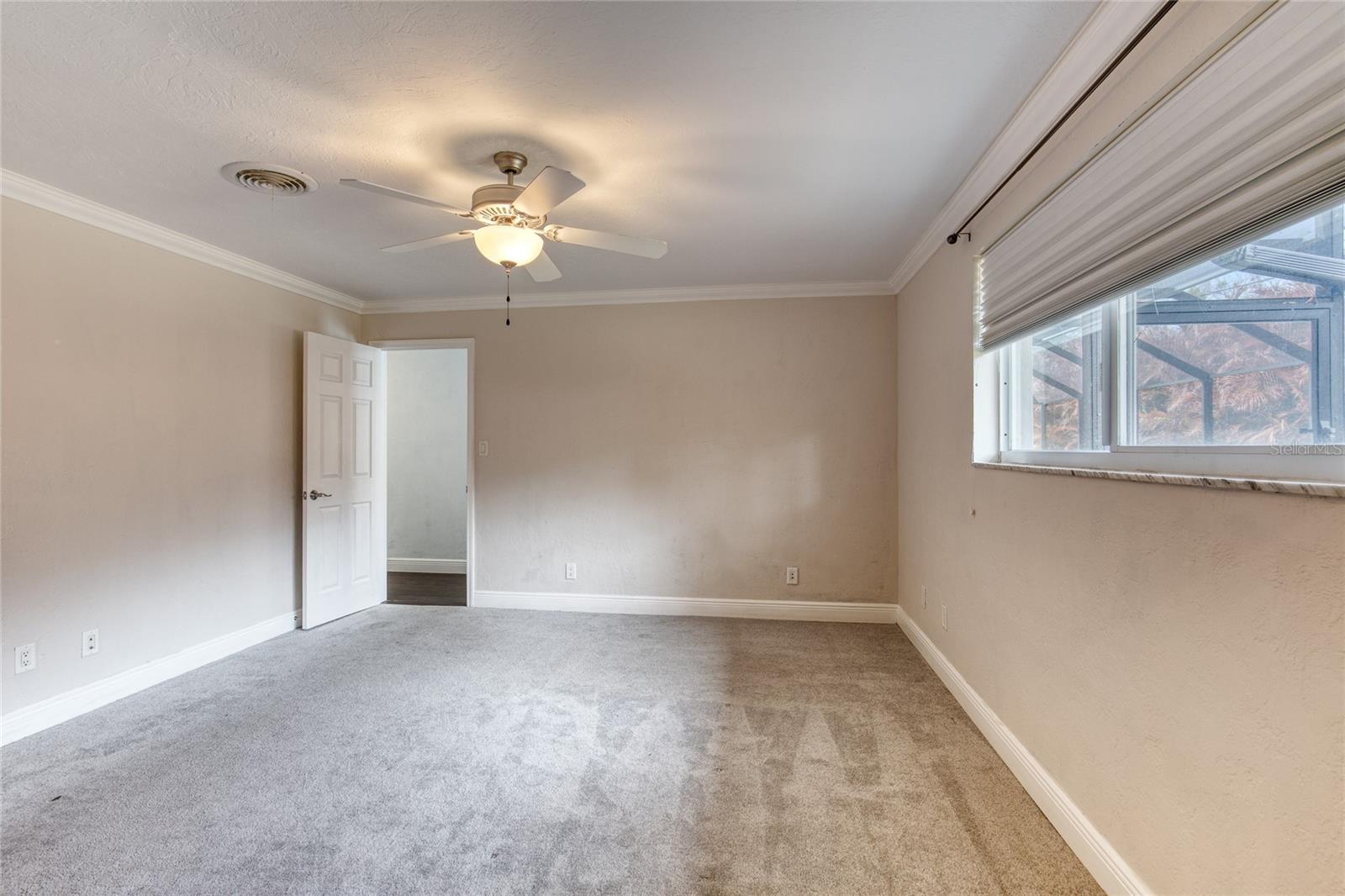 Image 29 of 68 For 19 Woodhaven Circle