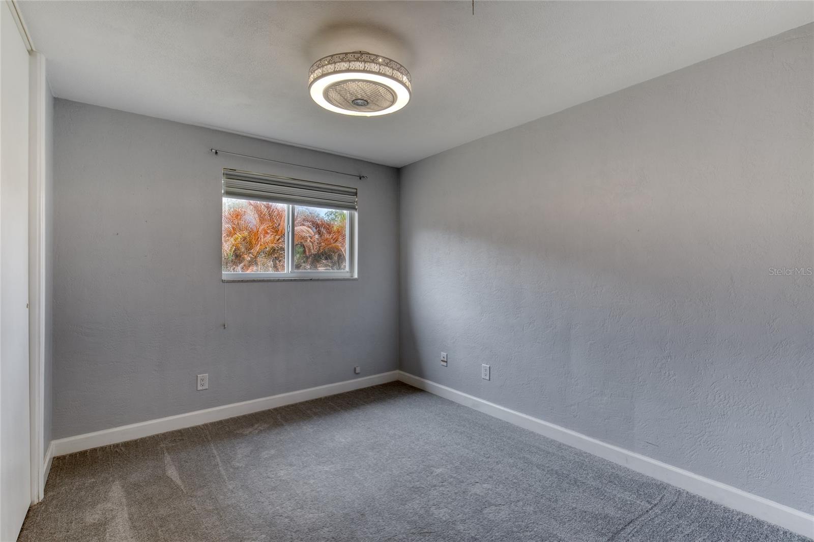 Image 34 of 68 For 19 Woodhaven Circle