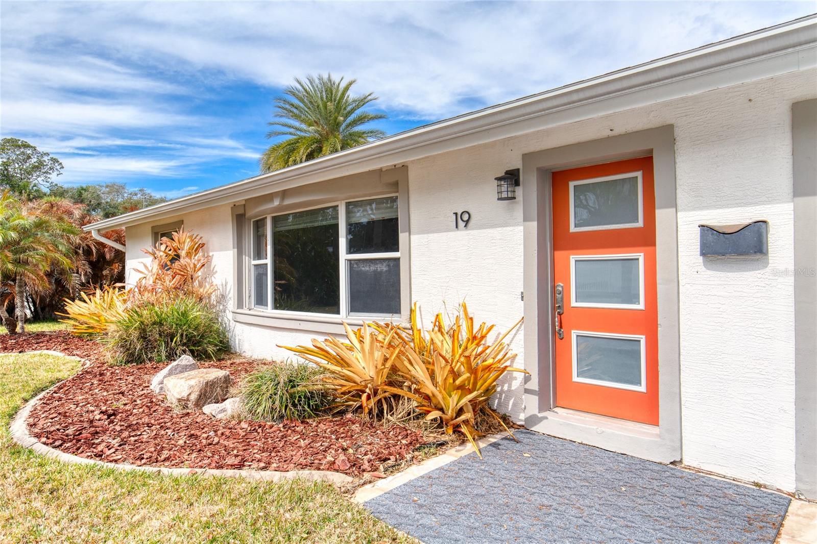 Image 4 of 68 For 19 Woodhaven Circle