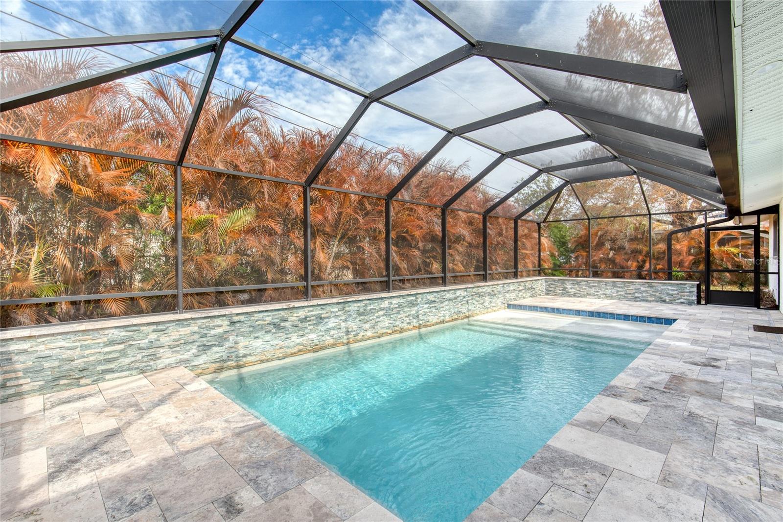 Image 41 of 68 For 19 Woodhaven Circle