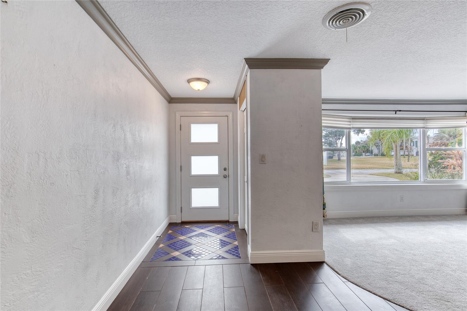 Image 5 of 68 For 19 Woodhaven Circle