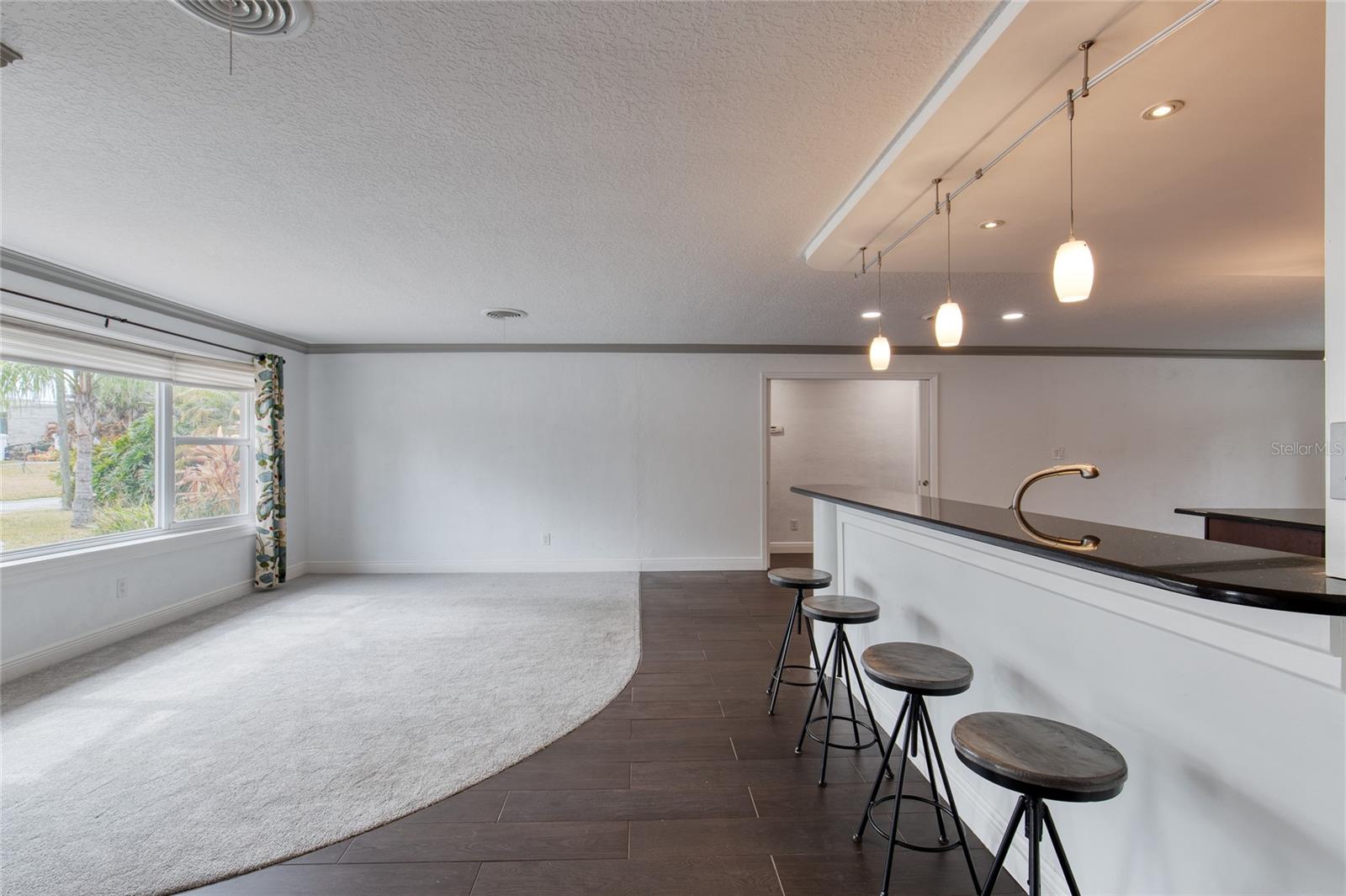 Image 6 of 68 For 19 Woodhaven Circle