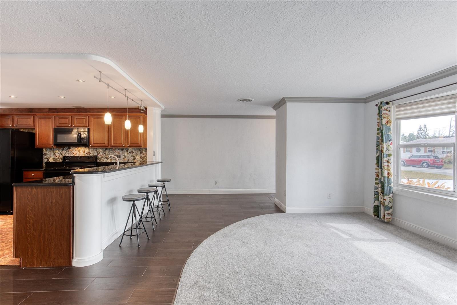 Image 8 of 68 For 19 Woodhaven Circle