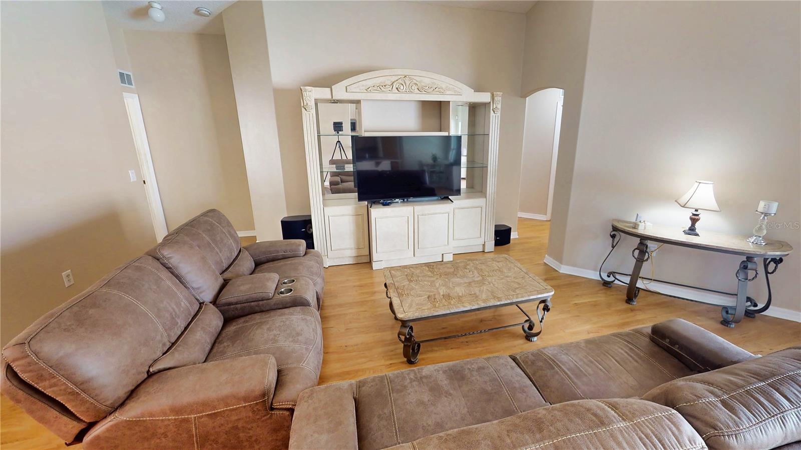 Image 18 of 60 For 20 Burning Wick Place