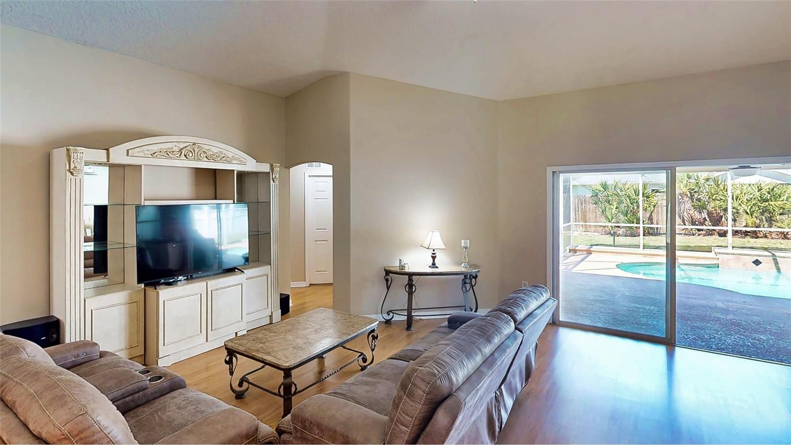 Image 28 of 60 For 20 Burning Wick Place