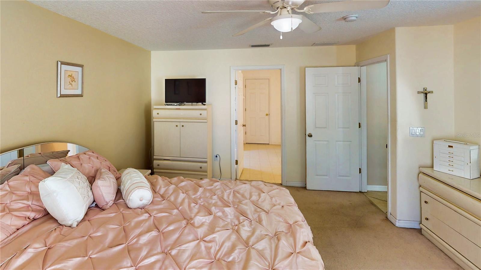 Image 48 of 60 For 20 Burning Wick Place