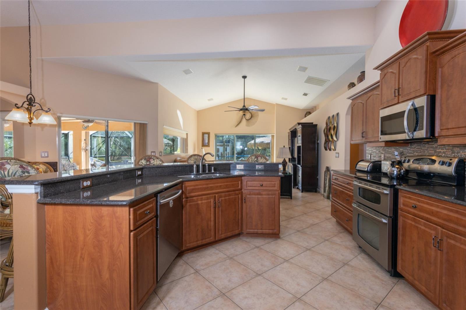 Image 10 of 50 For 22 Seathorn Path