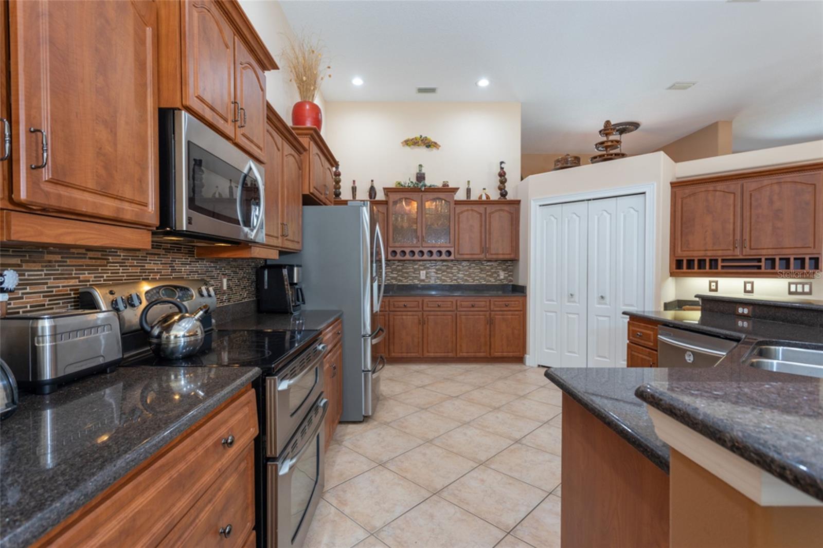 Image 21 of 50 For 22 Seathorn Path