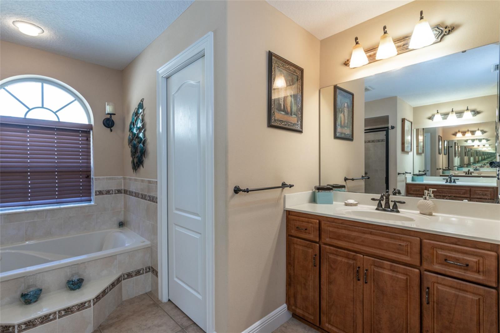 Image 28 of 50 For 22 Seathorn Path