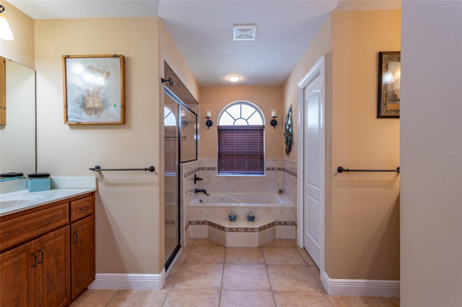 Image 29 of 50 For 22 Seathorn Path