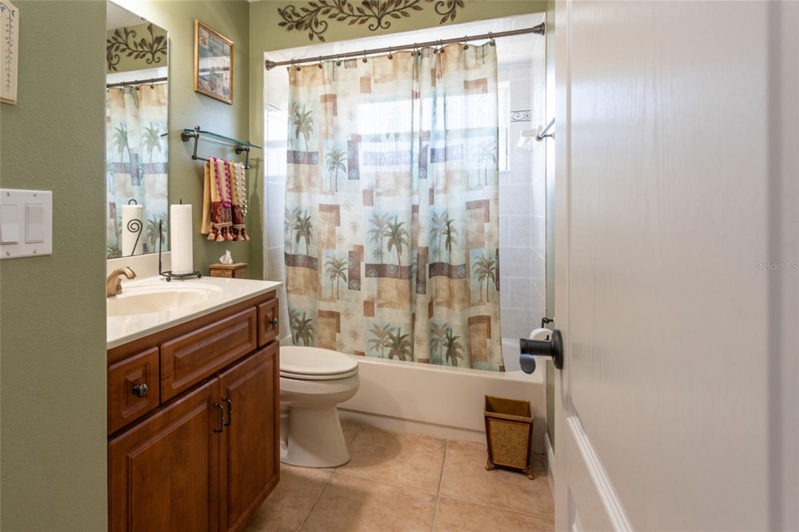 Image 34 of 50 For 22 Seathorn Path