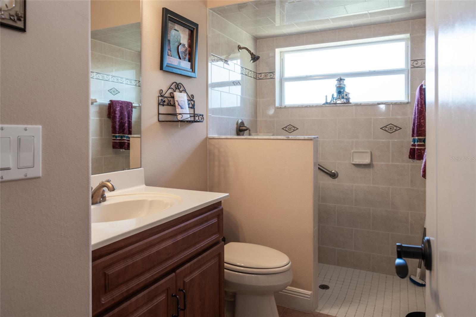 Image 35 of 50 For 22 Seathorn Path