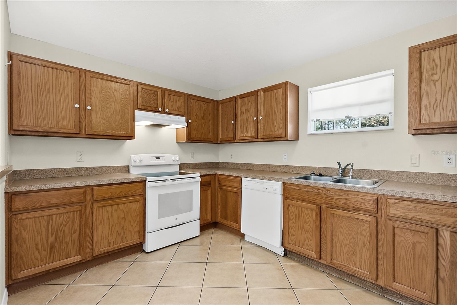 Image 12 of 48 For 18 Prospect Lane A & B