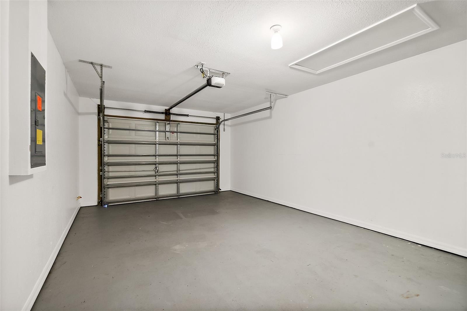 Image 25 of 48 For 18 Prospect Lane A & B