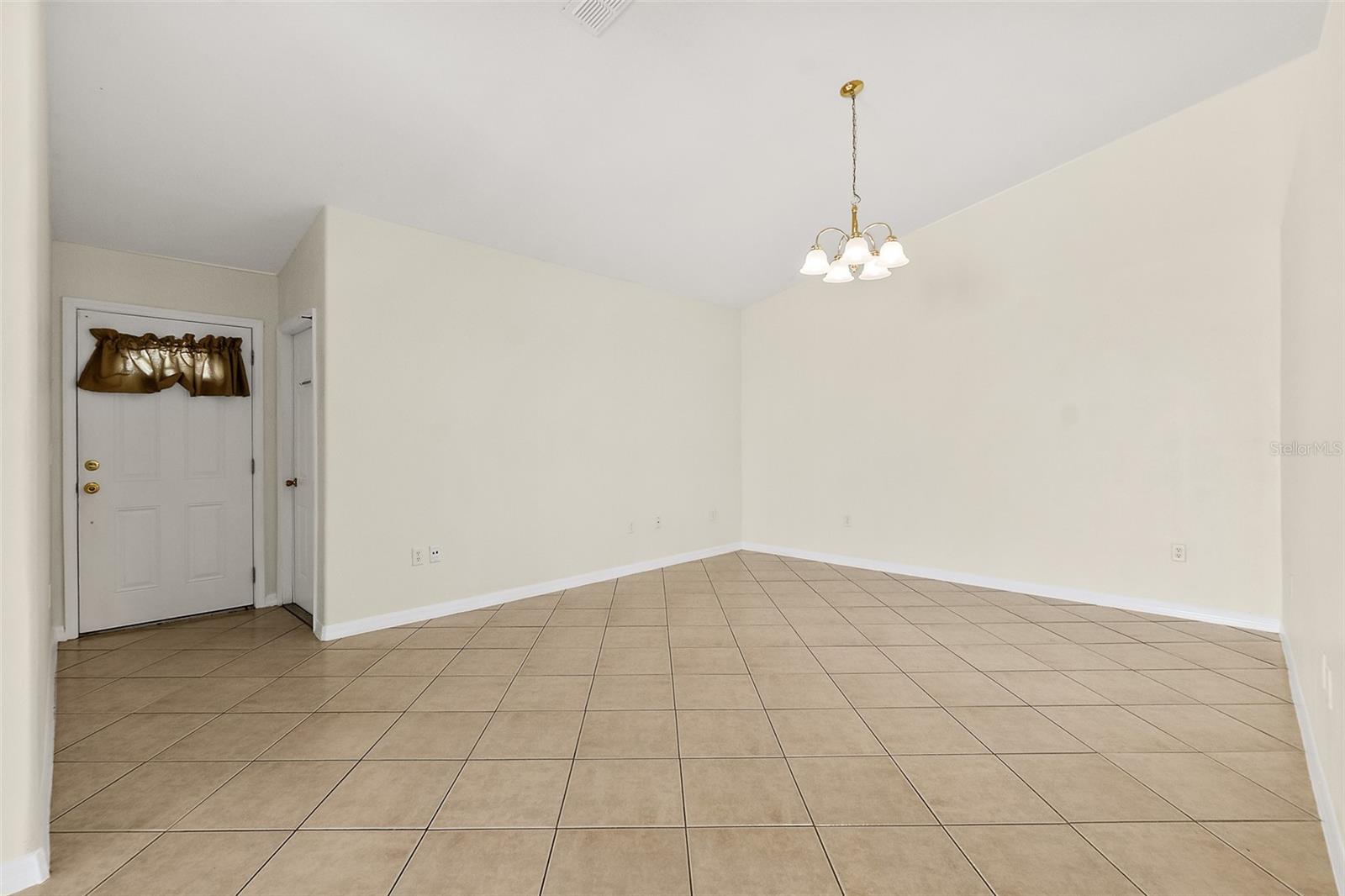 Image 4 of 48 For 18 Prospect Lane A & B